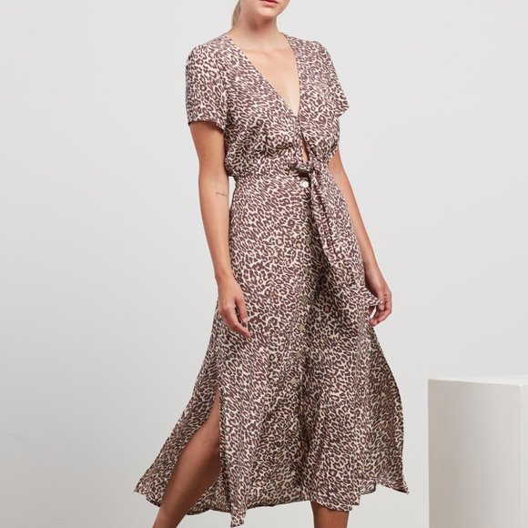 KIVARI Alena Leopard Print Tie Front Midi Dress - Picture 7 of 16